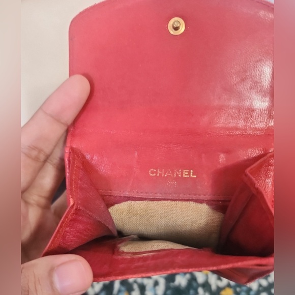 💜Authentic Chanel lambskin Logo wallet Red - Picture 4 of 4